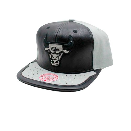 GORRA MITCHELL & NESS CHICAGO BULLS DAY ONE HOMBRE