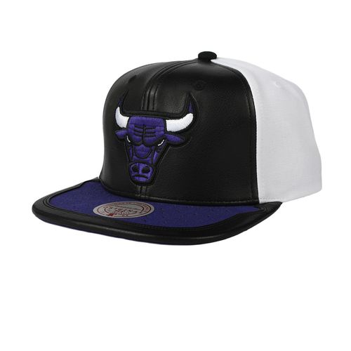 GORRA MITCHELL & NESS CHICAGO BULLS DAY ONE HOMBRE