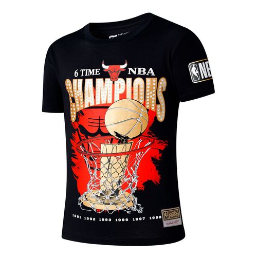 REMERA MITCHELL & NESS CHAMPS CREW CHICAGO BULLS HOMBRE