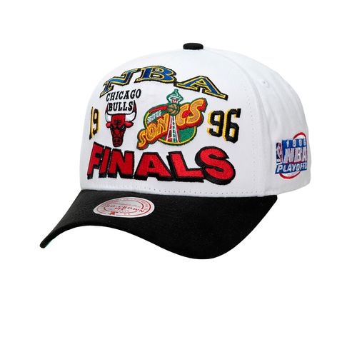 GORRA MITCHELL & NESS PLAYOFFS VS PRO FINALS BULLS VS. SONICS HOMBRE